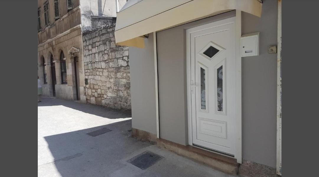 Room Ivana With Private Bathroom - Center Of Split Exterior photo
