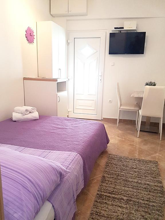 Room Ivana With Private Bathroom - Center Of Split Exterior photo